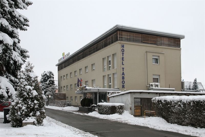 泰伯酒店 马里博尔 外观 照片